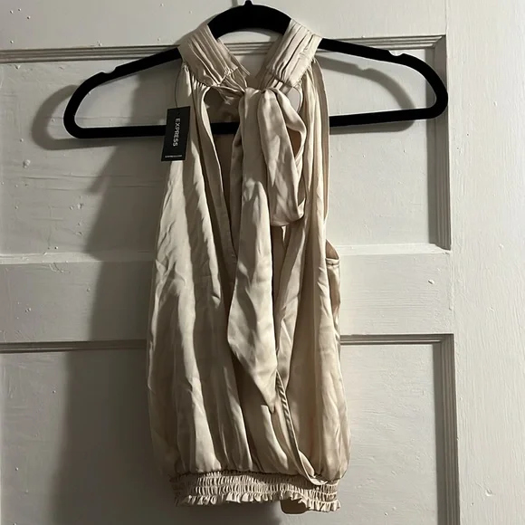 Express Top - Picture 2 of 3